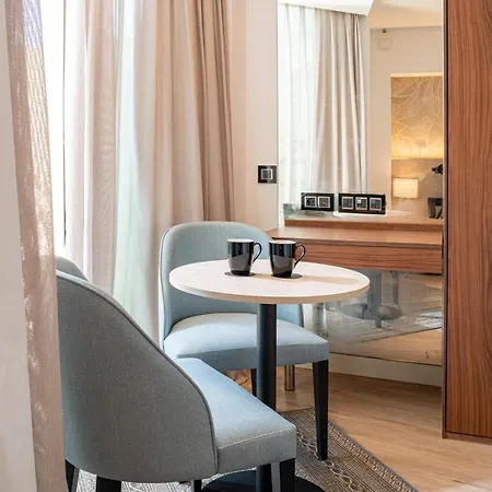Sir Anthony Hotel