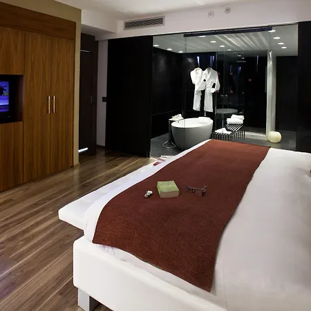 Sir Anthony Hotel 5*
