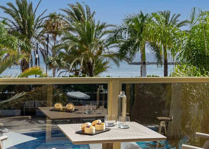 فندق سير أنتوني